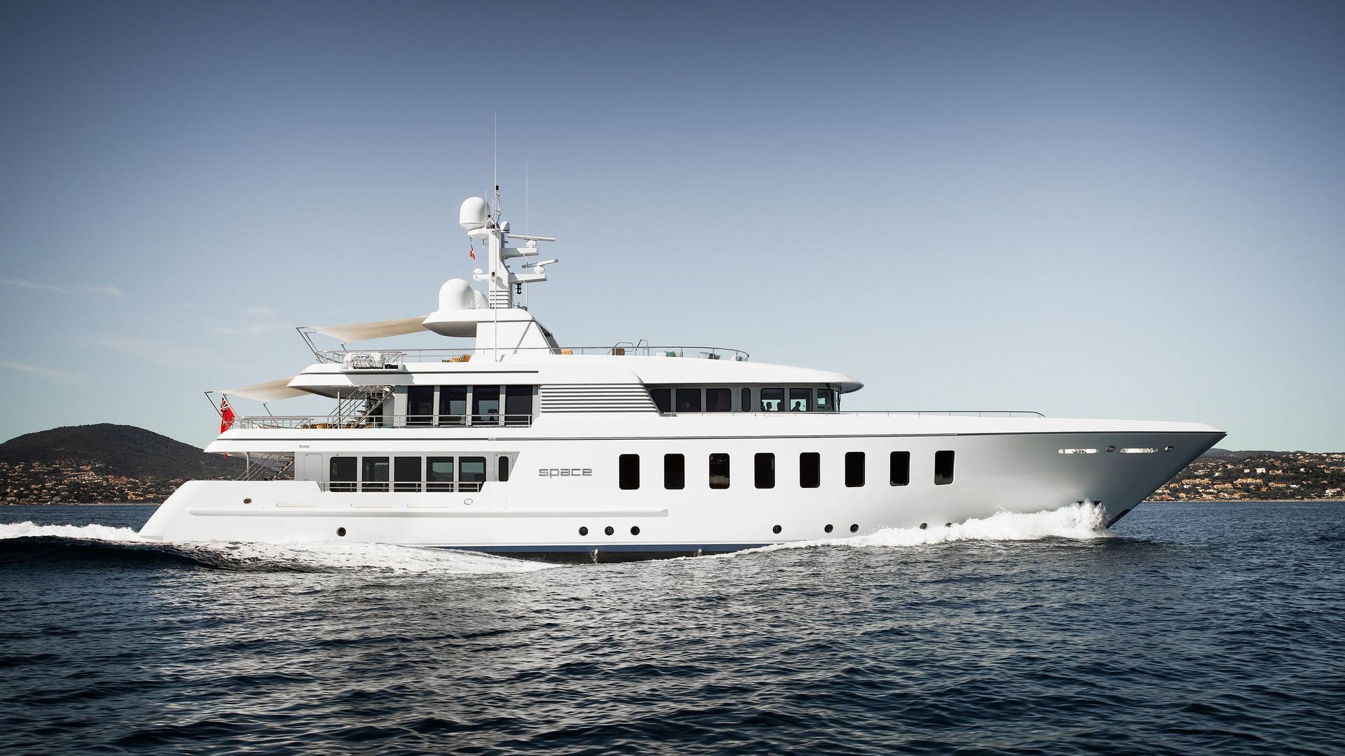 SPACE yacht for sale (Feadship, 44.65m, 2007)